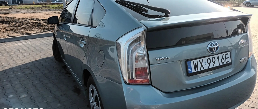 Toyota Prius cena 49900 przebieg: 185000, rok produkcji 2015 z Warszawa małe 742